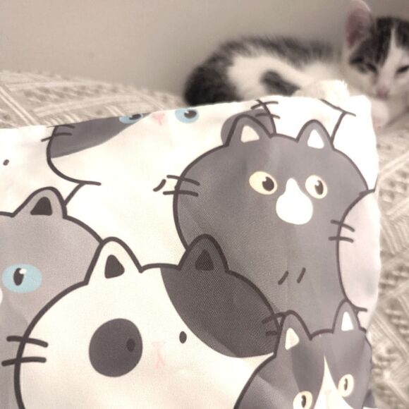 Cartoon Kitty Cats Pattern Zippered Pillowcase for Accent Pillow 17" x 17" - Picture 2 of 10